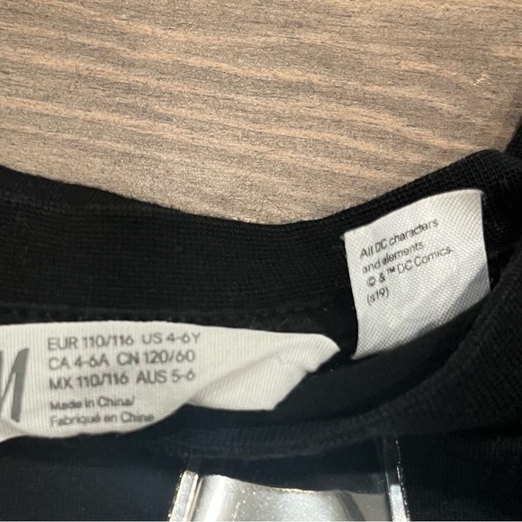 Batman T-shirt H&M  4-6 years - Picture 2 of 2